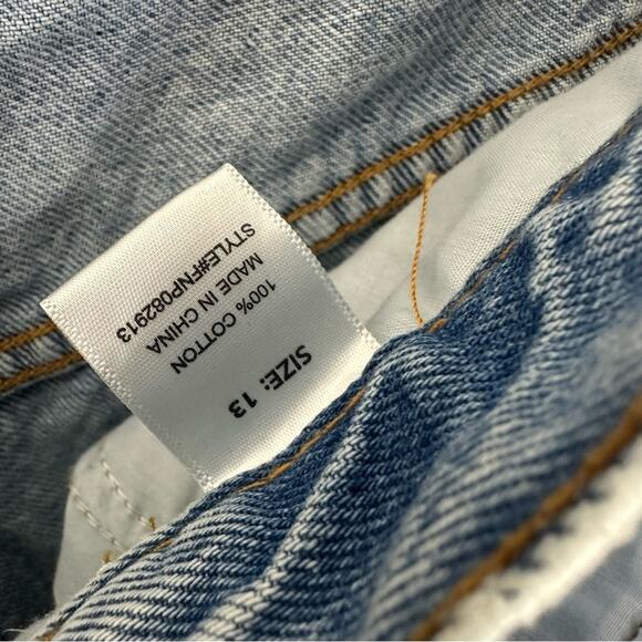 Fashion Nova V-waist High Rise Light Wash Distressed Cotton Denim Shorts Size 13 - Picture 7 of 7